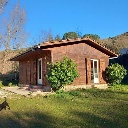 Petit Chalet En Bois Reynes Экстерьер фото