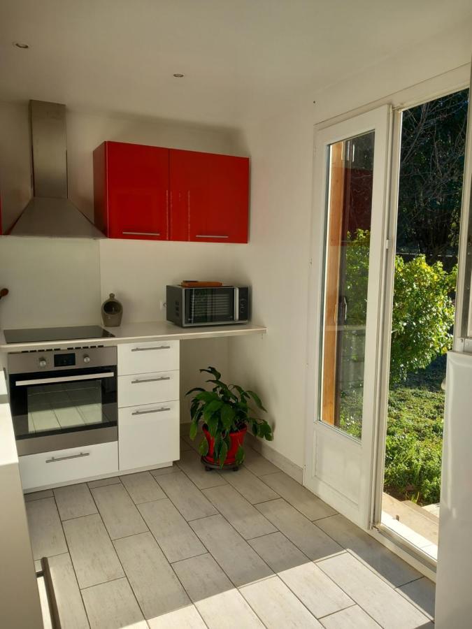 Petit Chalet En Bois Reynes Экстерьер фото